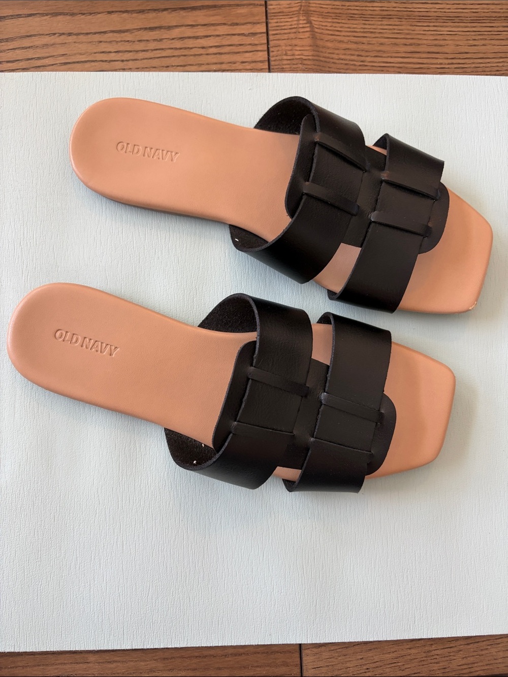 Old Navy Black & Tan Slide Sandals